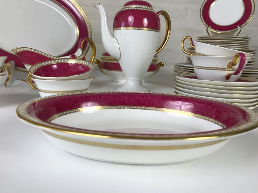 classy-wedgwood-bone-china-set-46-pieces-ulander-made-in-england