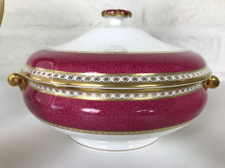 Classy Wedgwood Bone China Set ~46 Pieces Ulander Made In England [Photo 16]