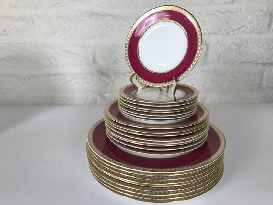 Classy Wedgwood Bone China Set ~46 Pieces Ulander Made In England [Photo 18]