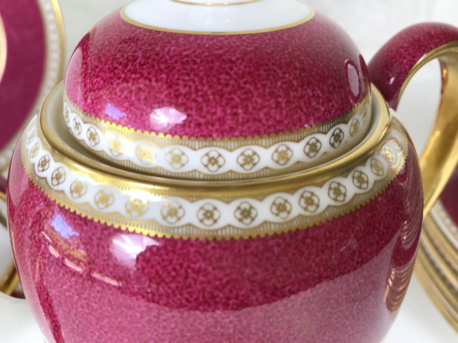 Classy Wedgwood Bone China Set ~46 Pieces Ulander Made In England [Photo 11]