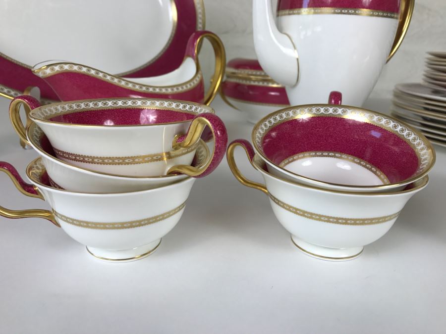 Classy Wedgwood Bone China Set ~46 Pieces Ulander Made In England [Photo 7]