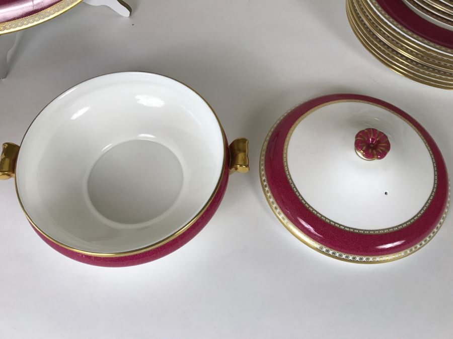 Classy Wedgwood Bone China Set ~46 Pieces Ulander Made In England [Photo 17]