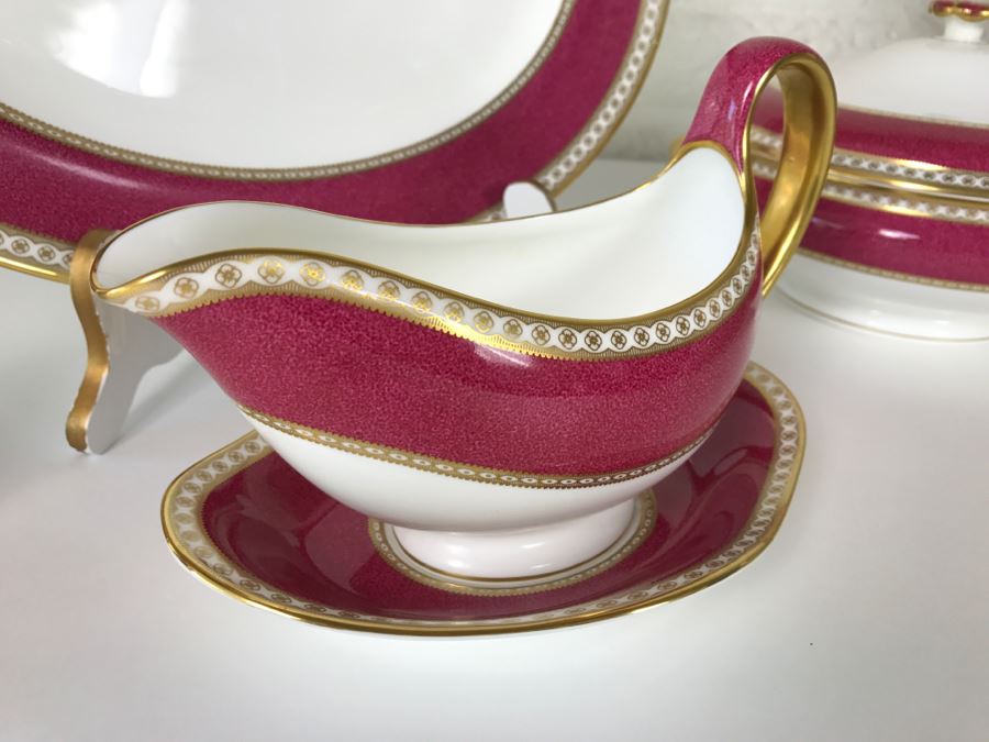 Classy Wedgwood Bone China Set ~46 Pieces Ulander Made In England [Photo 13]