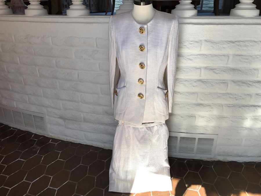 Oscar De La Renta White Jacket With Matching Skirts Gold Buttons Size 10 [Photo 1]