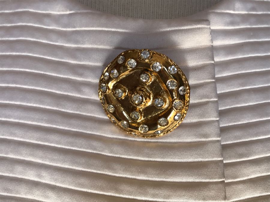 Oscar De La Renta White Jacket With Matching Skirts Gold Buttons Size 10 [Photo 4]