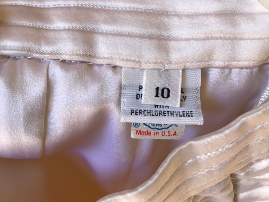 Oscar De La Renta White Jacket With Matching Skirts Gold Buttons Size 10 [Photo 11]