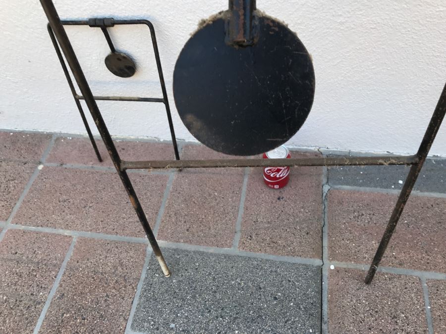 JUST ADDED - Pair Of Metal Targets For Target Practice - Round Metal Target Spins On Rod [Photo 4]