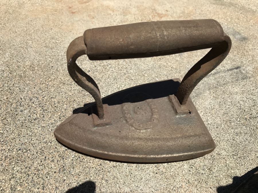 JUST ADDED - Pair Of Vintage Irons [Photo 4]
