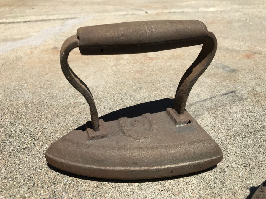 JUST ADDED - Pair Of Vintage Irons [Photo 3]