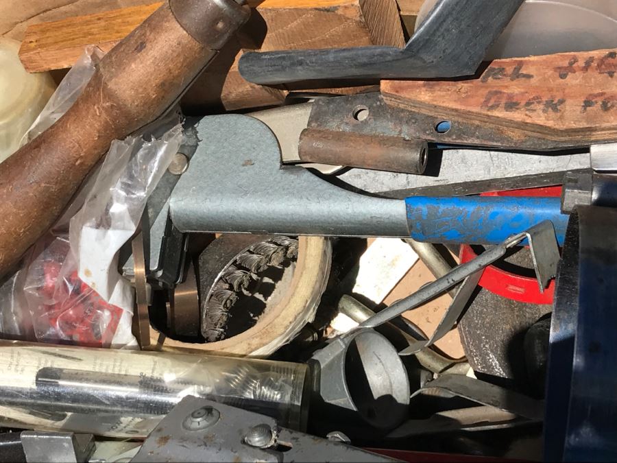 JUST ADDED - Box Full Of Various Tools [Photo 6]