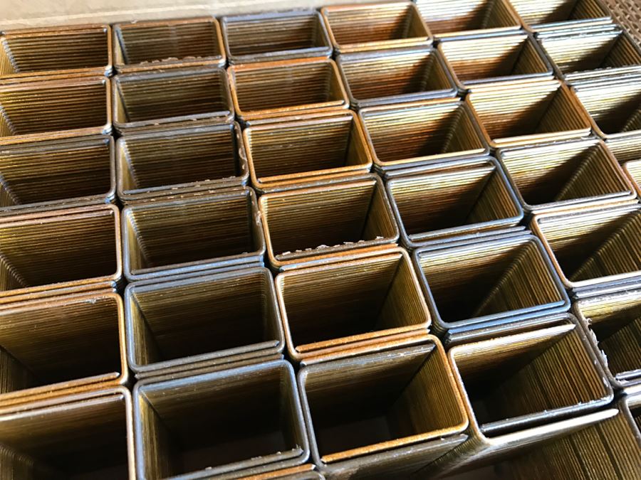 JUST ADDED - Box Of Heavy Duty BOSTITCH Staples [Photo 4]