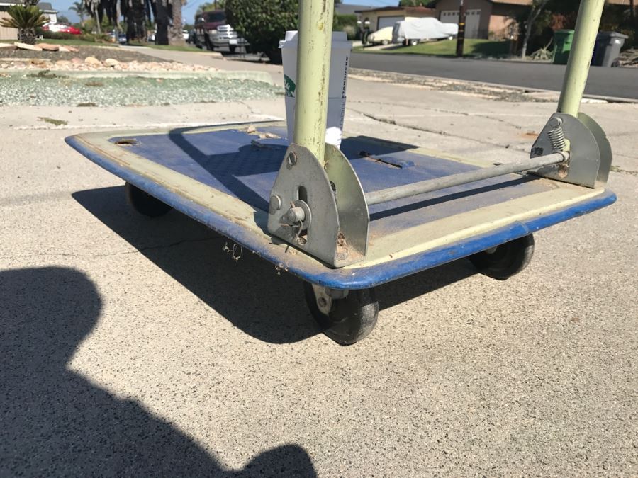 LAST MINUTE ADD - Vintage Green Rolling Cart [Photo 3]