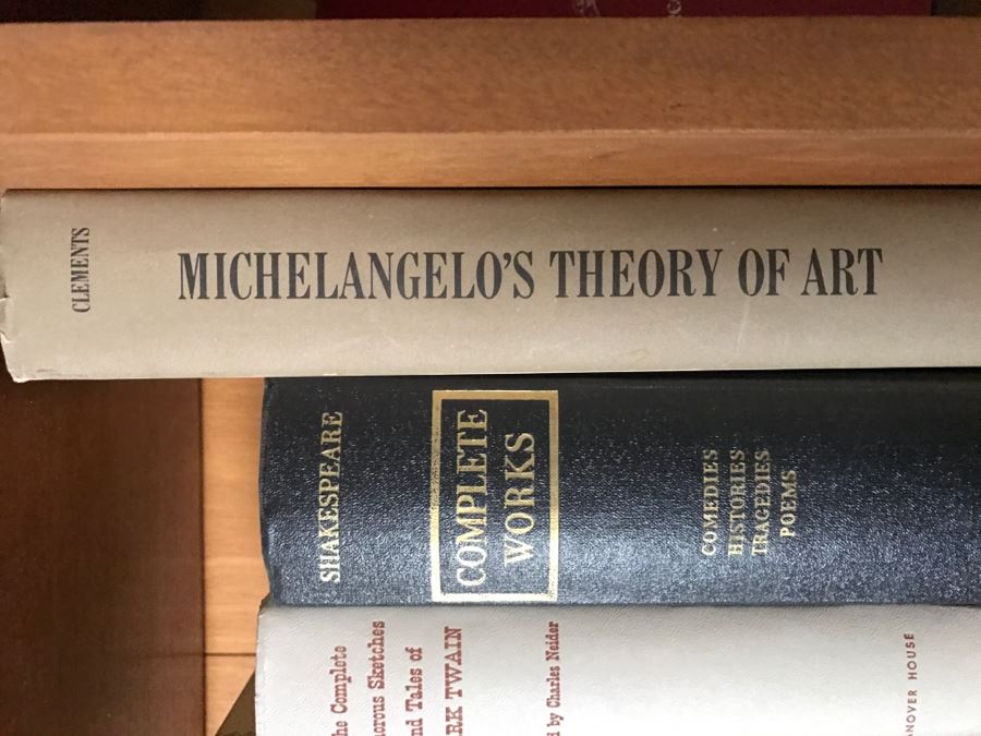 LAST MINUTE ADD - Book Lot Michaelangelo's Theory Of Art By Robert John Clements, The Complet Humourous Sketches And Tales Of Mark Twain, Complete Works Of Shakespeare, New Dictionary Of Thoughts Collectors Edition, Selected Essays And More [Photo 11]