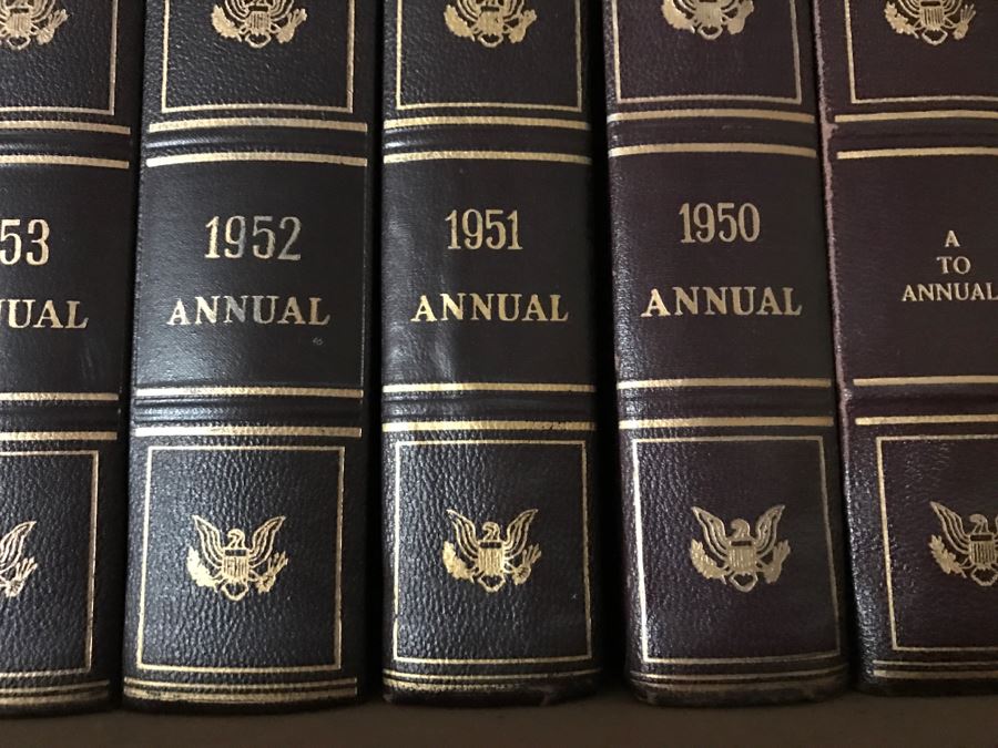 LAST MINUTE ADD - The Encyclopedia Americana 30 Volume Set With Annuals From 1950-1976 [Photo 6]