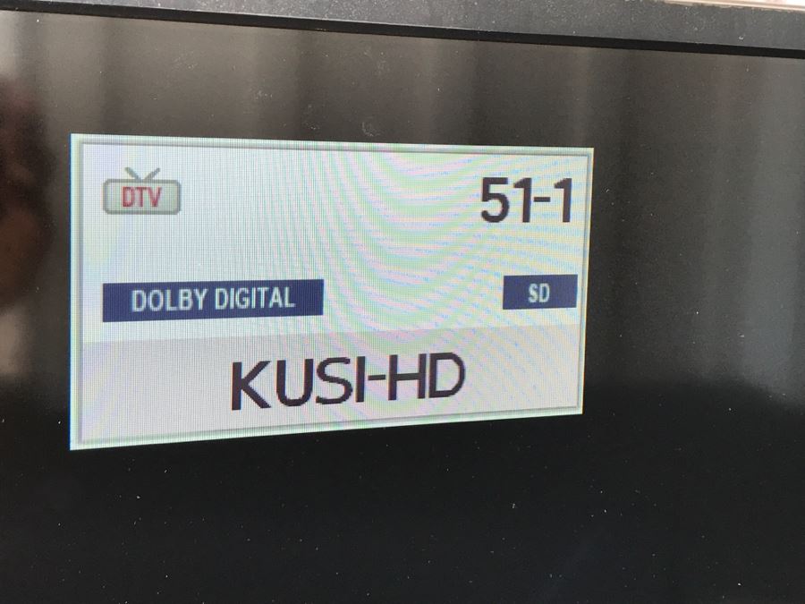 LAST MINUTE ADD - LG 32LF500B ‑ 32' LED TV ‑ 720p (HD) [Photo 15]