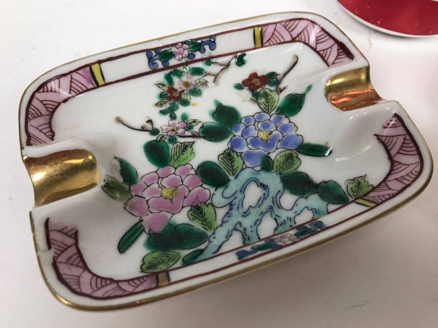 Pair Of Vintage Japanese Painted Ashtrays [Photo 2]