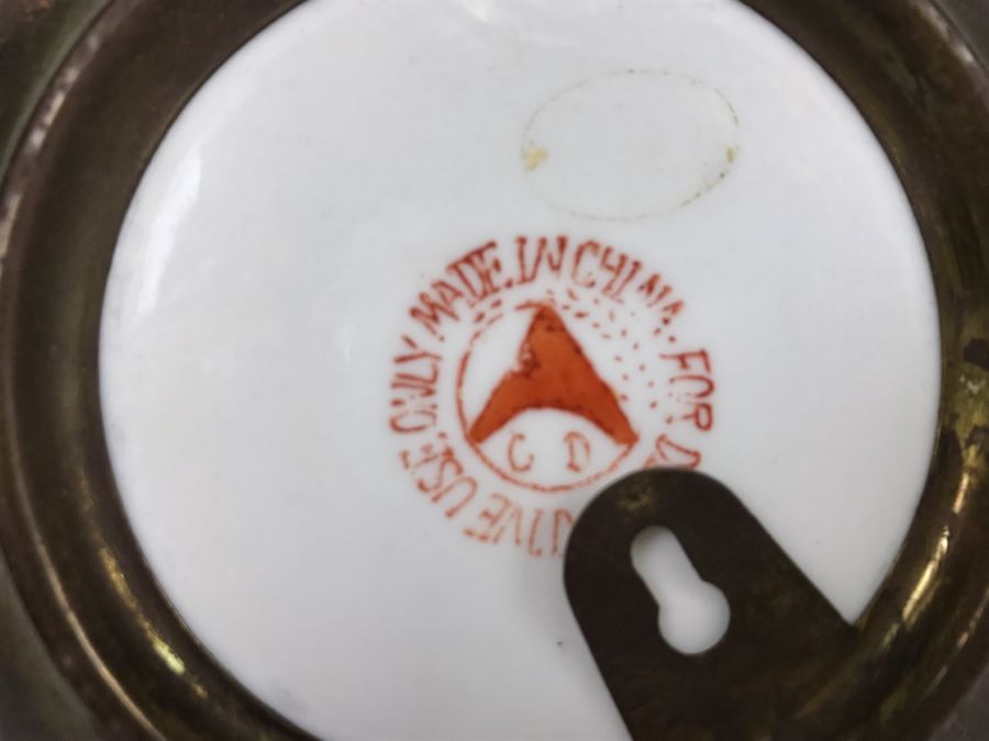 Set Of Chinese Lidded Tea Cups With Chinese Decorative Plate [Photo 18]