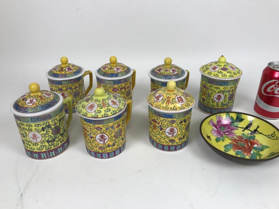 Set Of Chinese Lidded Tea Cups With Chinese Decorative Plate