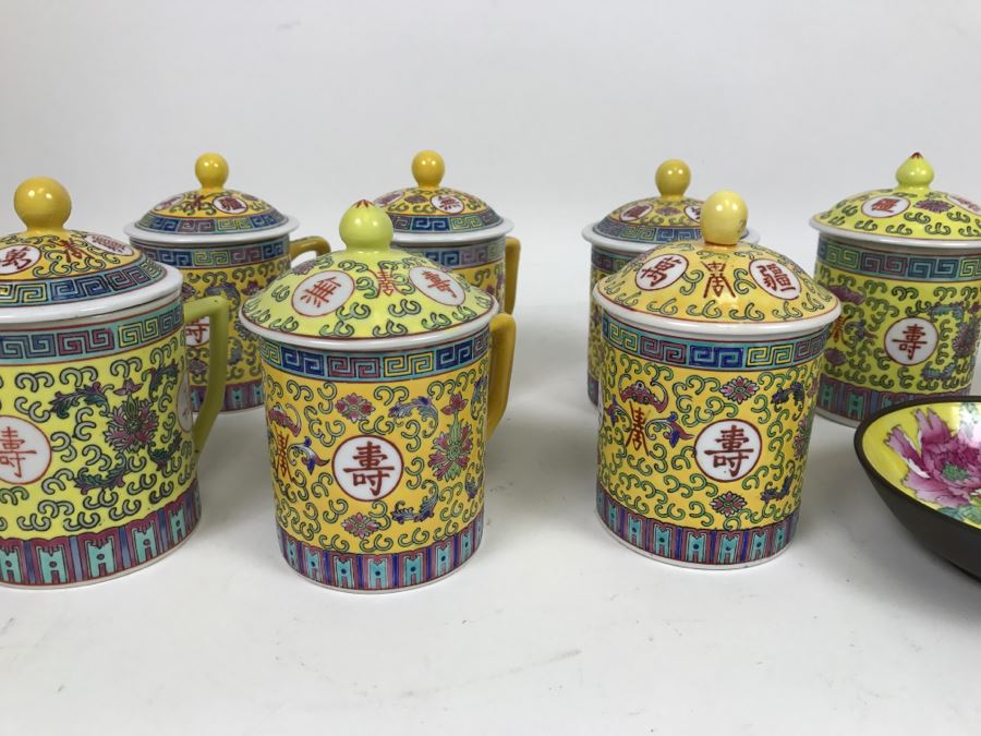 Set Of Chinese Lidded Tea Cups With Chinese Decorative Plate
