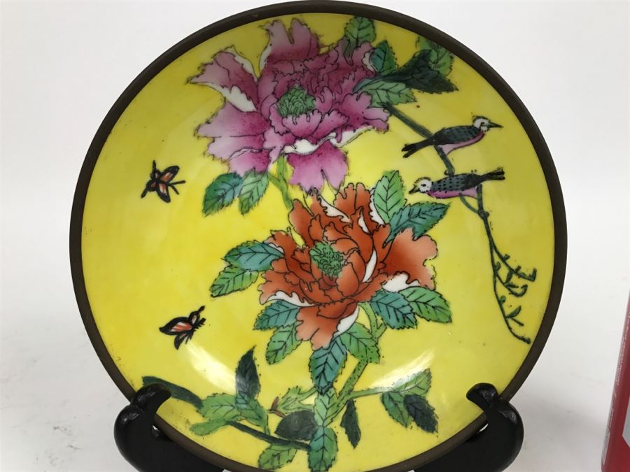 Set Of Chinese Lidded Tea Cups With Chinese Decorative Plate [Photo 14]