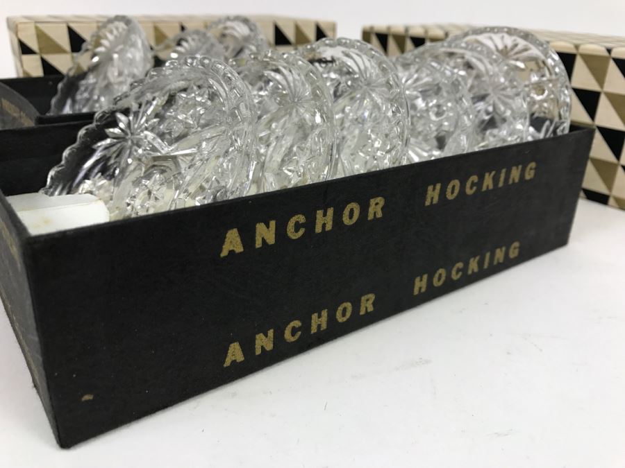 Vintage Anchor Hocking Round Glass Serving Dish With Boxes [Photo 4]