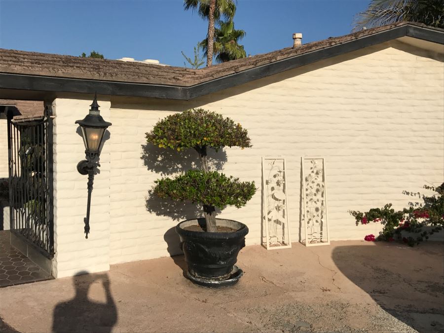 JUST ADDED - Pair Of Large Chinoiserie Framed Floral Motif Metal Sculptures Painted White [Photo 12]