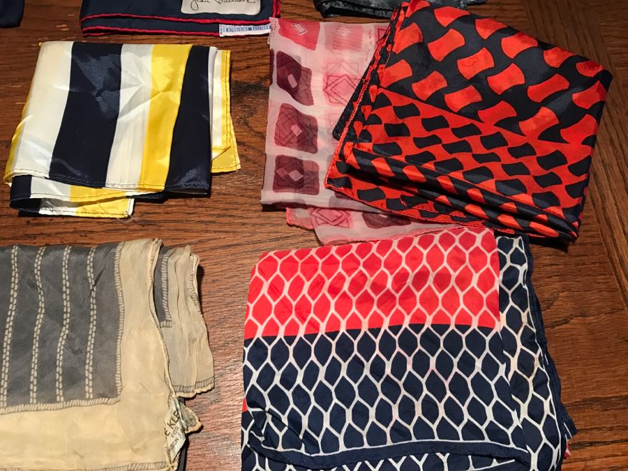 JUST ADDED - Collection Of Vintage Women's Scarves [Photo 4]