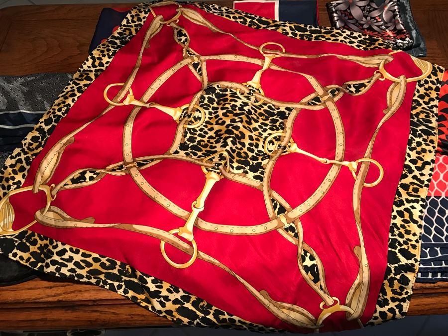 JUST ADDED - Collection Of Vintage Women's Scarves [Photo 6]