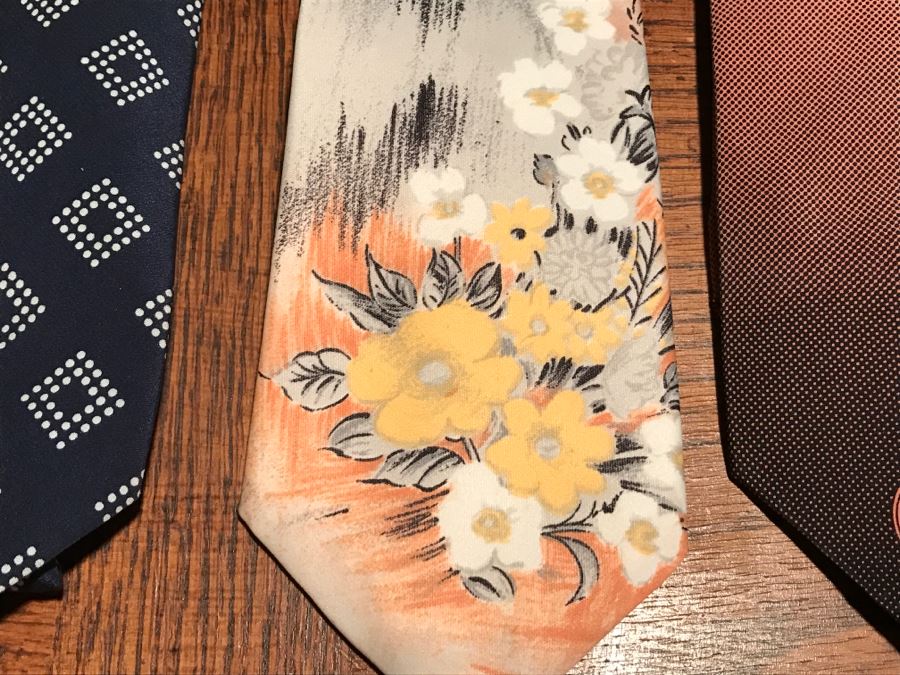 JUST ADDED - Collection Of Men's Designer Silk Ties By Hardy Amies, Valentino, Trussardi And More [Photo 6]