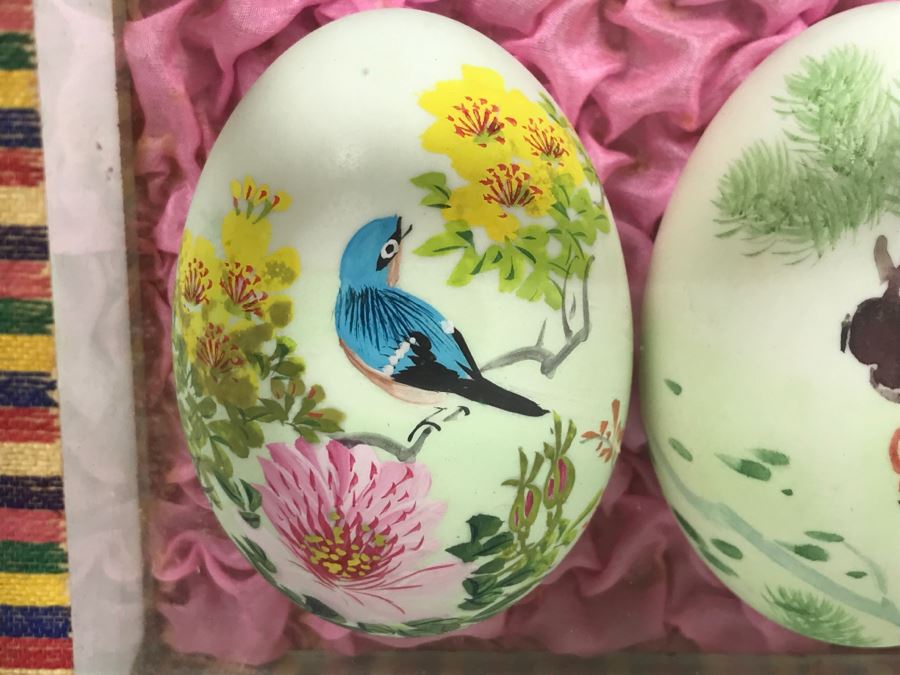 Vintage Asian Hand Painted Eggs In Glass Presentation Box With Original Box [Photo 4]