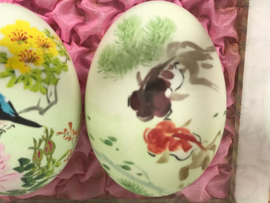 Vintage Asian Hand Painted Eggs In Glass Presentation Box With Original Box [Photo 5]