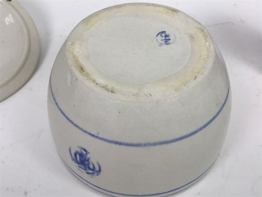 Vintage Blue And White Asian Stoneware Lidded Pot [Photo 12]