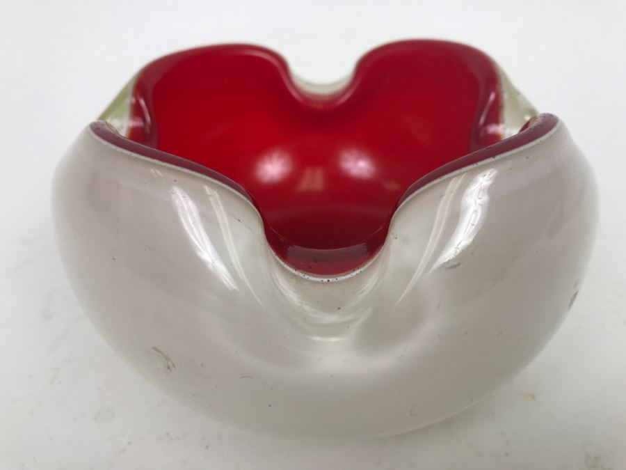 Art Glass Red And White Ashtray Possibly Japanese [Photo 4]