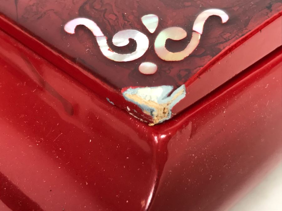 Chinese Red Lacquer Lidded Box With Mother Of Pearl Inlay [Photo 6]