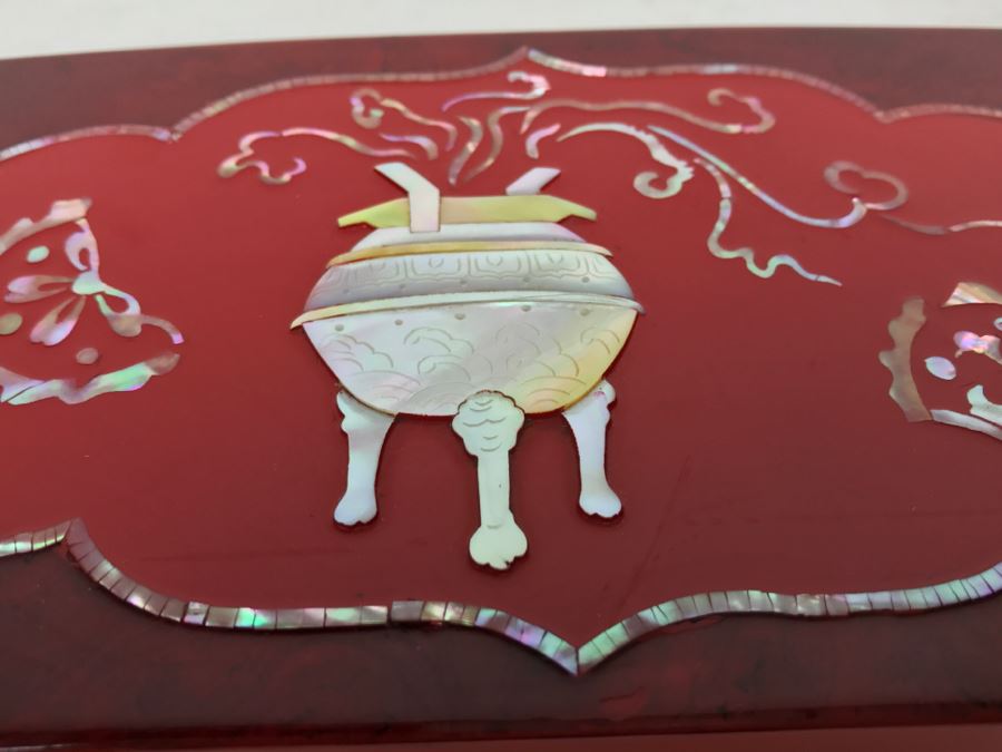 Chinese Red Lacquer Lidded Box With Mother Of Pearl Inlay [Photo 7]