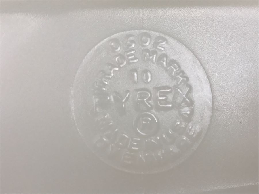 8-Piece Vintage PYREX Set [Photo 16]