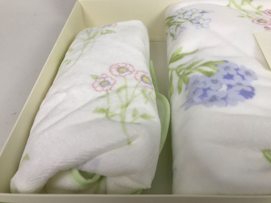 Japanese Hotman Style Of Living Baby Blanket Set New With Box [Photo 5]