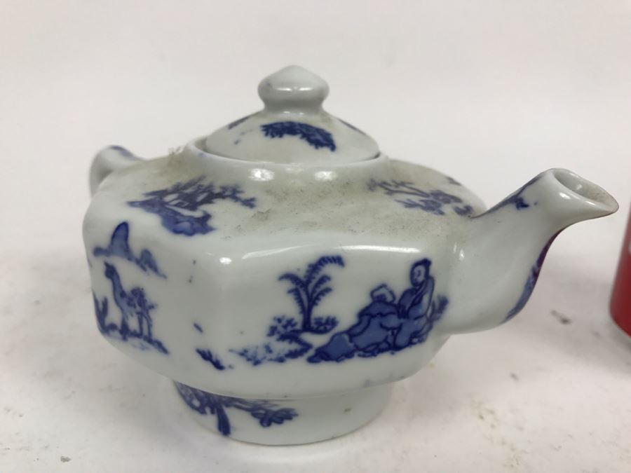 Small Blue And White Asian Tea Pot Signed Underneath [Photo 7]