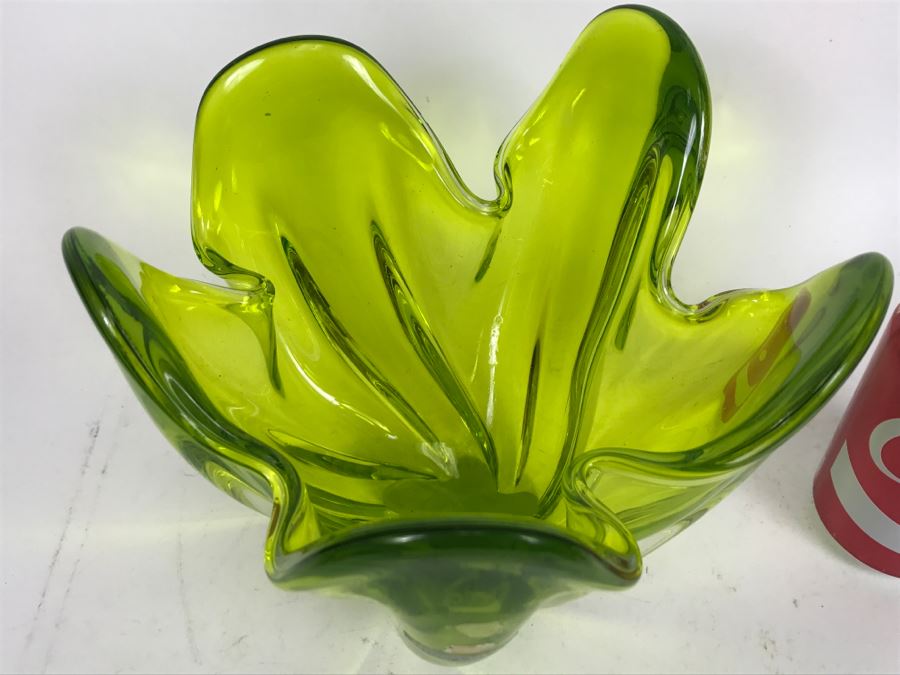 Stunning Japanese Hineri Glass Hand Crafted Art Glass Vase Color Similar To Vaseline Glass Light Green [Photo 8]