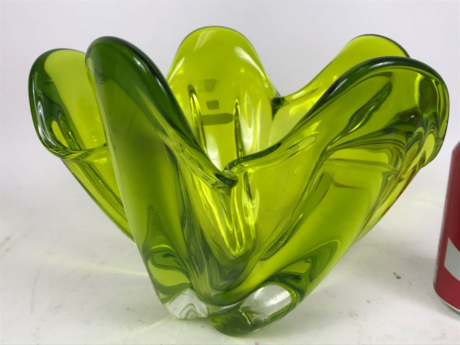 Stunning Japanese Hineri Glass Hand Crafted Art Glass Vase Color Similar To Vaseline Glass Light Green [Photo 13]