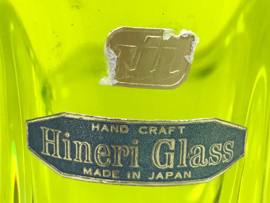 Stunning Japanese Hineri Glass Hand Crafted Art Glass Vase Color Similar To Vaseline Glass Light Green [Photo 2]