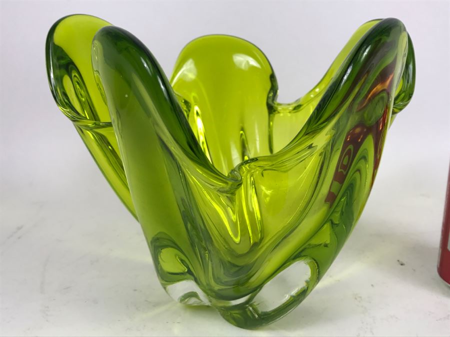 Stunning Japanese Hineri Glass Hand Crafted Art Glass Vase Color Similar To Vaseline Glass Light Green [Photo 14]