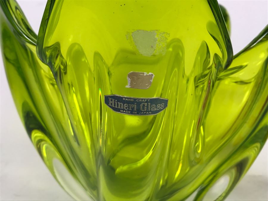 Stunning Japanese Hineri Glass Hand Crafted Art Glass Vase Color Similar To Vaseline Glass Light Green [Photo 6]