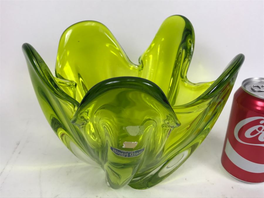 Stunning Japanese Hineri Glass Hand Crafted Art Glass Vase Color Similar To Vaseline Glass Light Green [Photo 7]