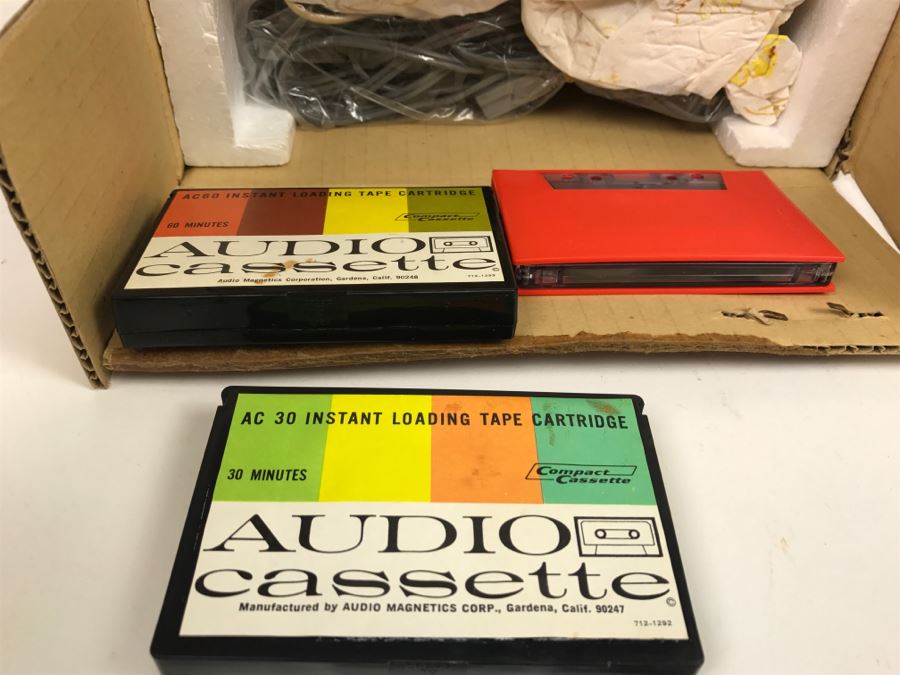 Toshiba Cassette Recorder KT-270D With Original Box And Cassette Tapes [Photo 5]