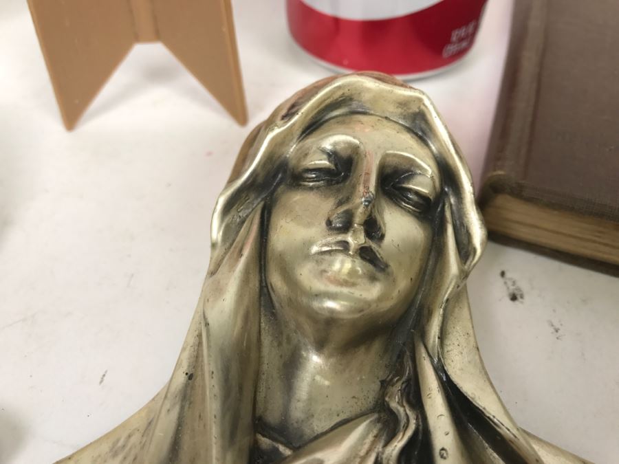 Various Religious Items [Photo 6]