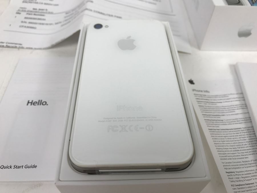 IPHONE 4S White 16GB New With Box [Photo 3]