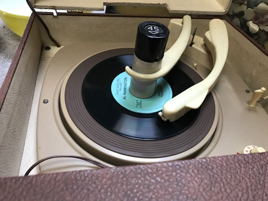 WORKING Symphonic Portable Record Player Model 1717 Vintage Tube Amplifier [Photo 11]