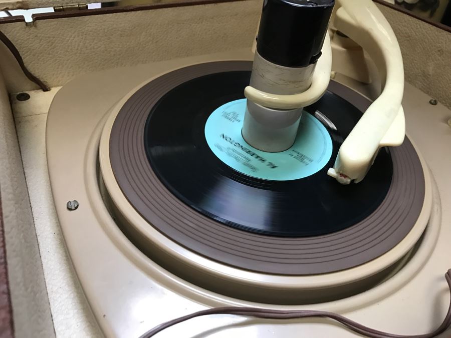 WORKING Symphonic Portable Record Player Model 1717 Vintage Tube Amplifier [Photo 12]