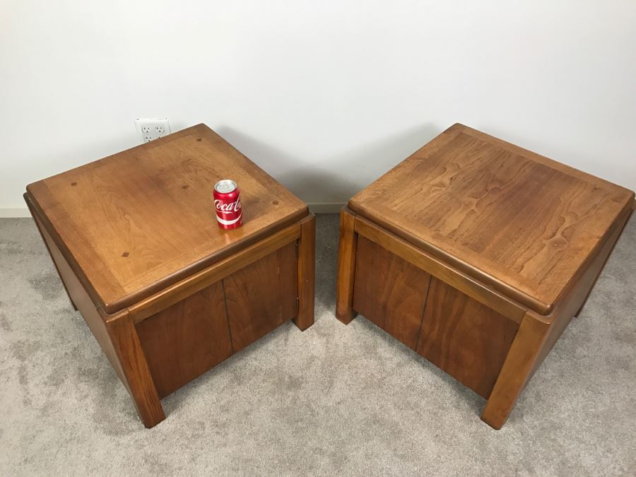 Pair Of Mid-Cenury LANE End Tables Cabinets With Single Door Style No 1590 92 [Photo 10]